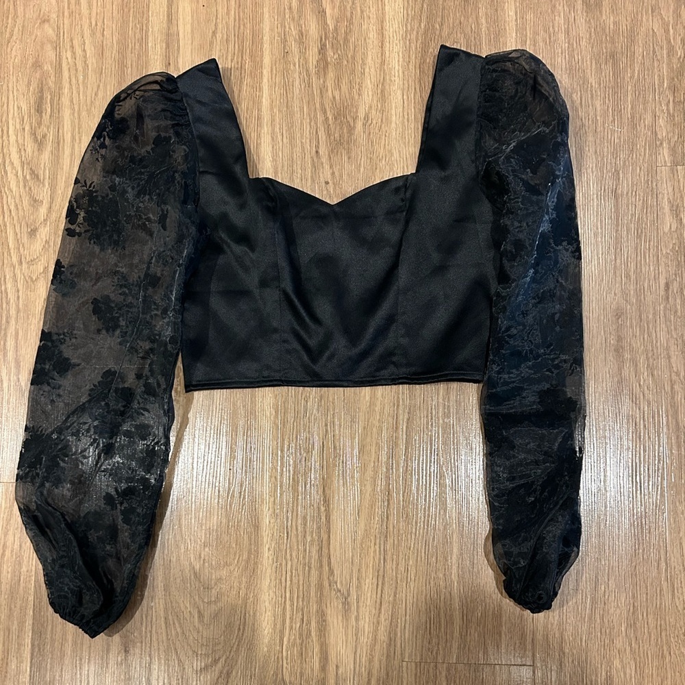 Nasty Gal Puffy Sleeve Crop Top